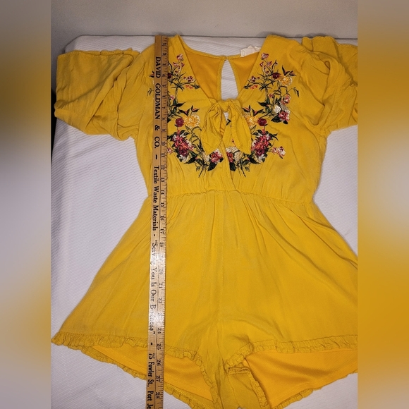 Peach Love California Embroidered Floral Romper sz S - Picture 7 of 9